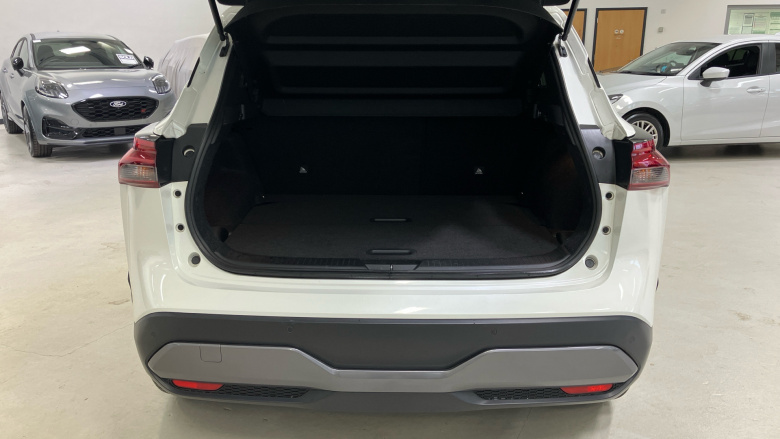 Nissan Qashqai 1.3 DiG-T MH 158 N-Connecta 5dr Xtronic Petrol Hatchback